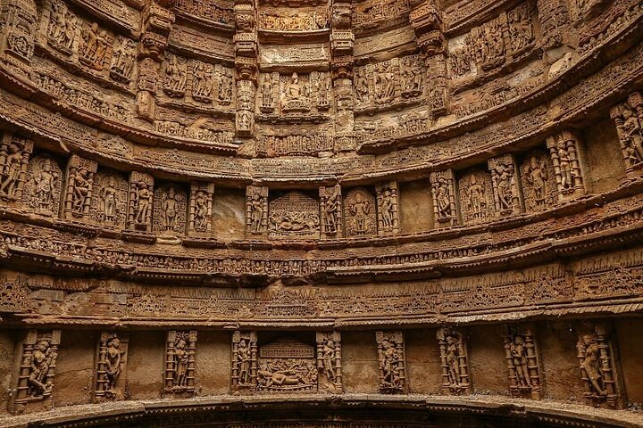 Easy Private Tour at Sun Temple and Rani Ki Vav by Car