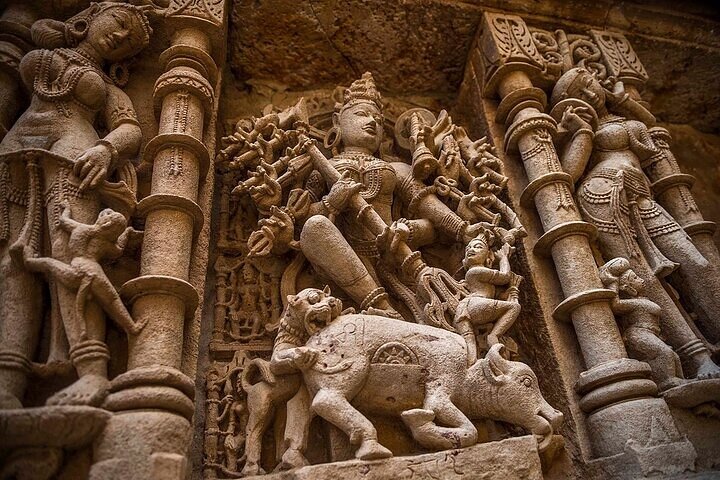 Easy Private Tour at Sun Temple and Rani Ki Vav by Car