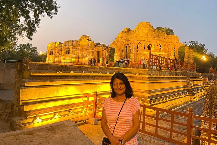 Easy Private Tour at Sun Temple and Rani Ki Vav by Car