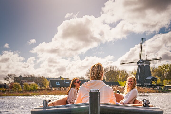 Private Electric Boat Rental in Haarlem (No License Required)