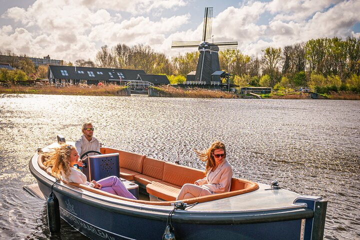 Private Electric Boat Rental in Haarlem (No License Required)