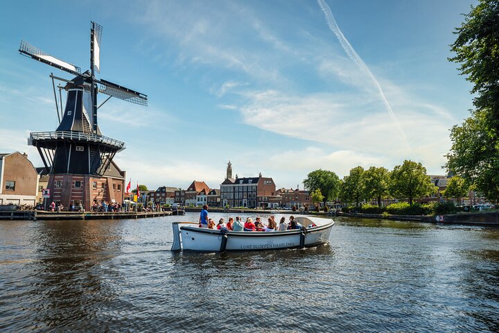 Haarlem Open-Boat Canal Cruise with Live Guide (Electric Boat)