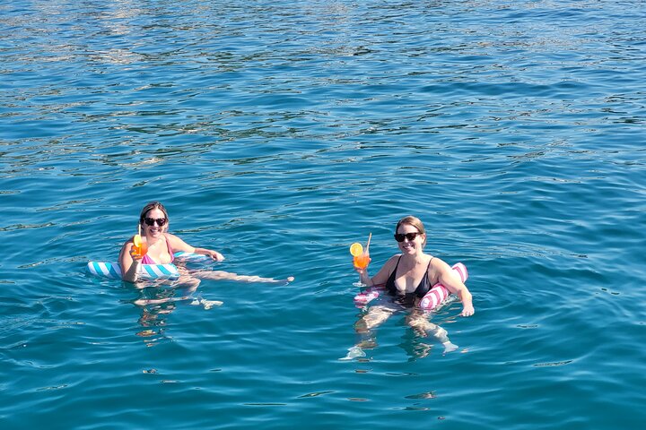 Luxury Catamaran sailing with welcome Drinks Tapas Max10-12Person