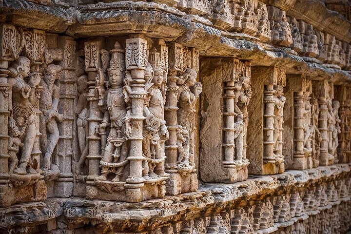 Easy Private Tour at Sun Temple and Rani Ki Vav by Car