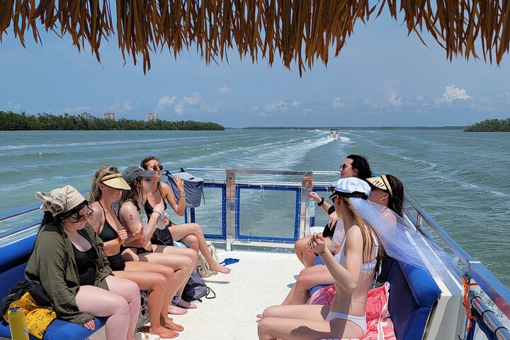 Fort Myers Beach Dolphin & Sightseeing Tour Refreshments Included