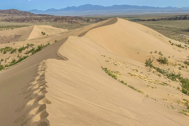 1-2 Days Singing dunes & Aktau mountains grouptour to Altyn Emel