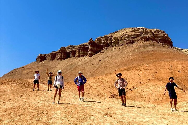 1-2 Days Singing dunes & Aktau mountains grouptour to Altyn Emel