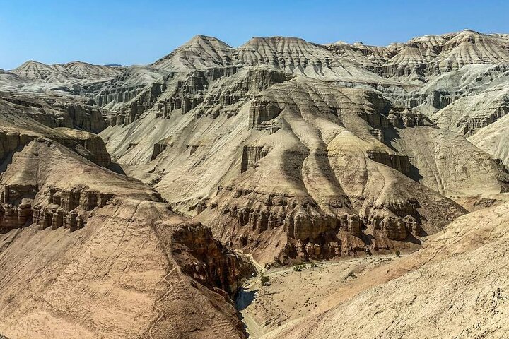 1-2 Days Singing dunes & Aktau mountains grouptour to Altyn Emel
