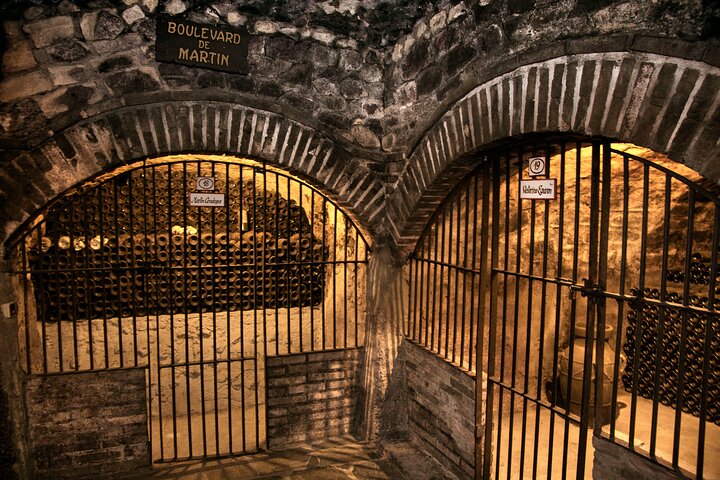 La Rioja wines and Laguardia tour from San Sebastian