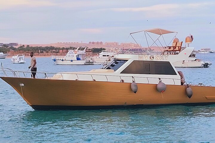PRIVATE! | Full Day Charter Boat Trip| Up to 14 | Snorkeling and Islands tour