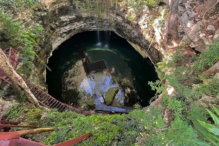 Early morning Chichen Itza Tour: Cenote and Tequila Tasting