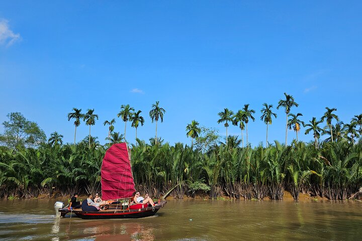 Mekong River Relaxing Sail boat cruise to Coconut Canals (1.5HRS)