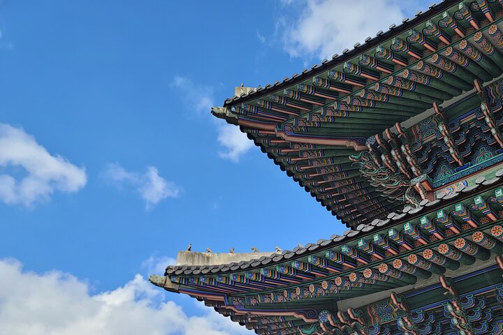 Small Group Seoul Highlight Tour opt. Hanbok & Tea Ceremony