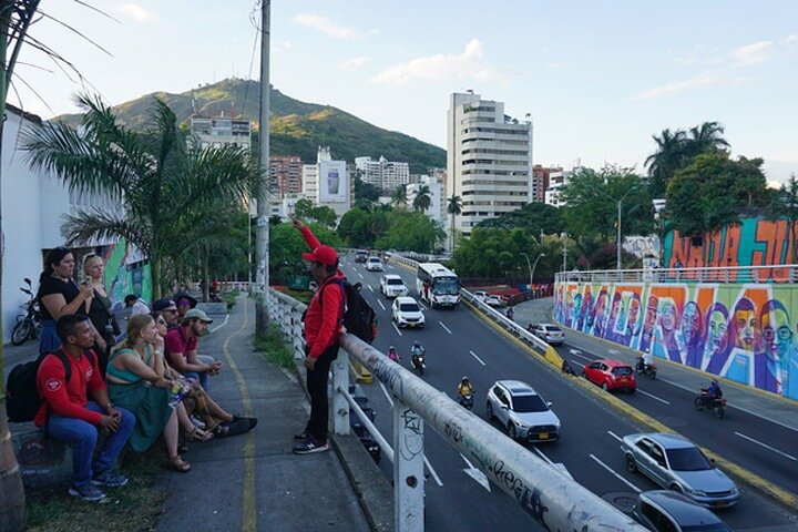 Historical Shared Tour Salsa, Graffiti & Resistance in Cali