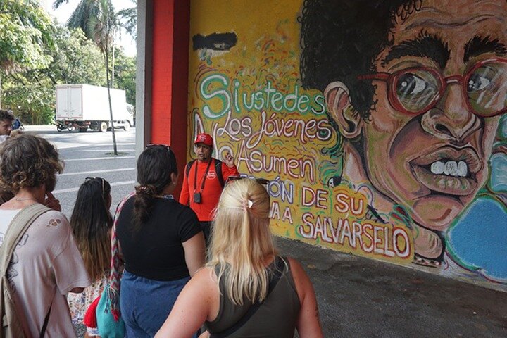 Historical Shared Tour Salsa, Graffiti & Resistance in Cali