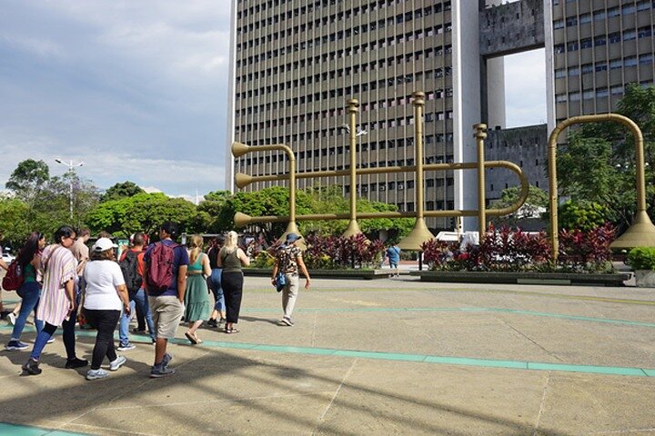 Historical Shared Tour Salsa, Graffiti & Resistance in Cali
