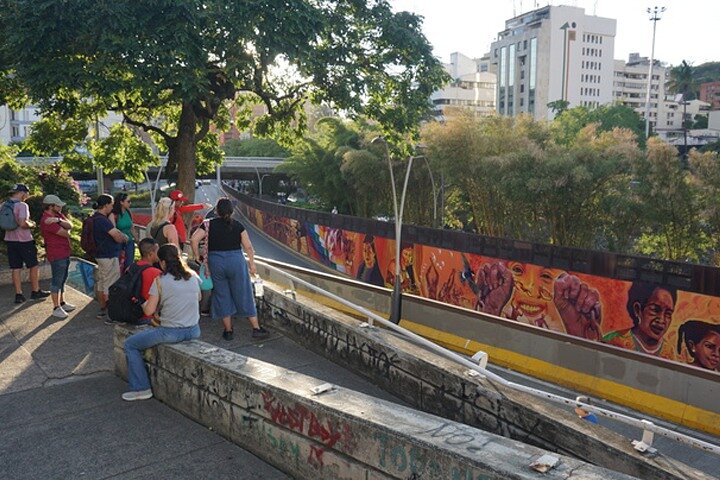 Historical Shared Tour Salsa, Graffiti & Resistance in Cali