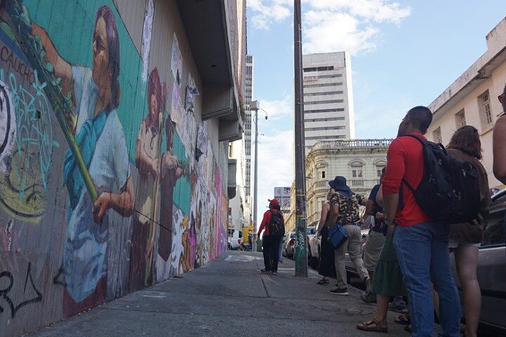 Historical Shared Tour Salsa, Graffiti & Resistance in Cali