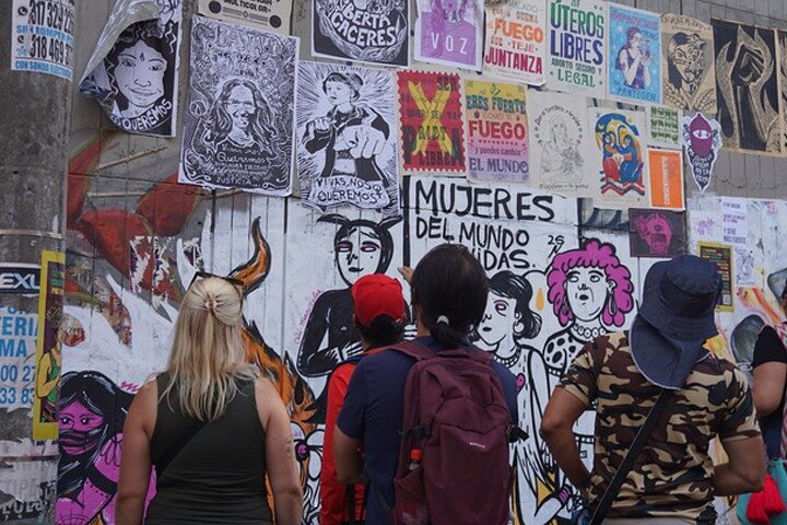 Historical Shared Tour Salsa, Graffiti & Resistance in Cali