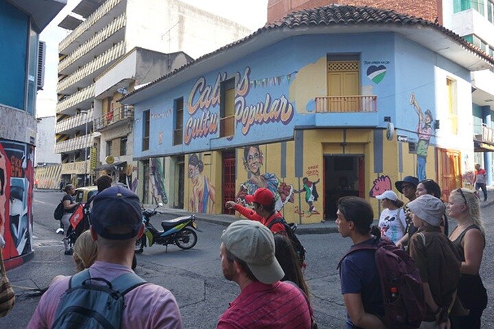 Historical Shared Tour Salsa, Graffiti & Resistance in Cali