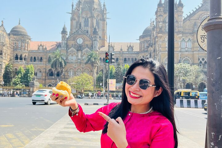 Private Mumbai City Tour with Guide and Transport