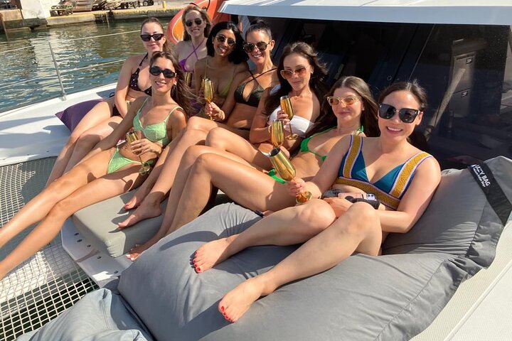Luxury Catamaran sailing with welcome Drinks Tapas Max10-12Person