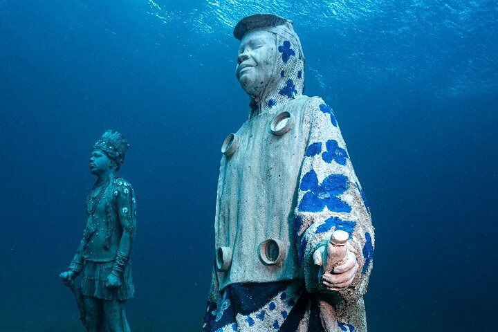 4-hour snorkel cruise to Underwater Sculptures with boat dogs