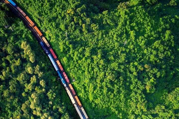 Scenic Heritage Train Transfer: Hue to Da Nang or Da Nang to Hue