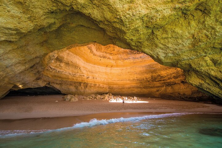 Albufeira: 3 Hours Benagil Caves & Coastline Tour - "Unwind"