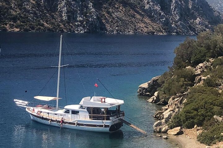 Marmaris and Icmeler Private Full-Day Boat Trip with Lunch