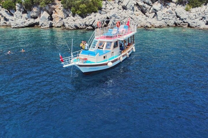 Marmaris and Icmeler Private Full-Day Boat Trip with Lunch