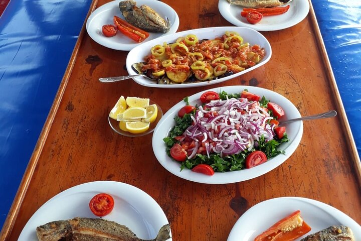 Marmaris and Icmeler Private Full-Day Boat Trip with Lunch