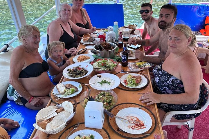 Marmaris and Icmeler Private Full-Day Boat Trip with Lunch