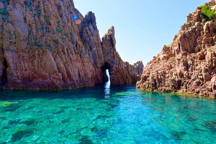 Friendly discovery of Scandola Calanques de Piana and meal stop at Girolata