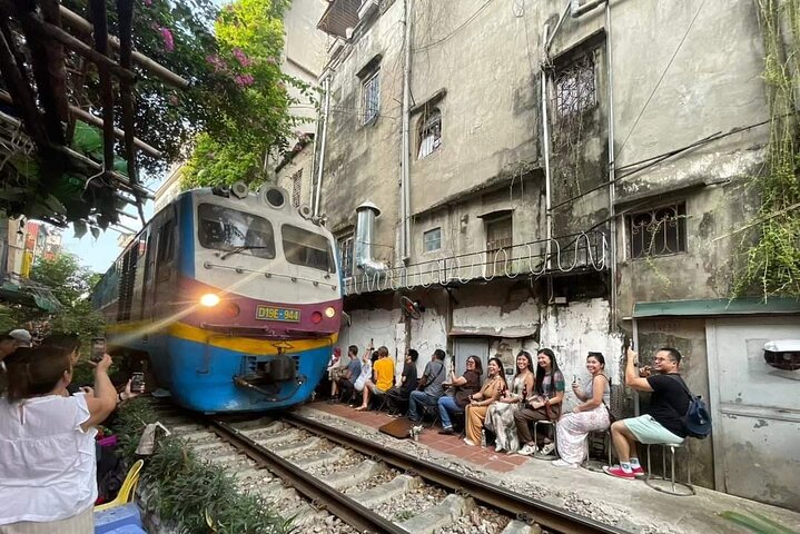 Hanoi Jeep Tour: Food, Culture and Fun by Vietnam Army Jeep