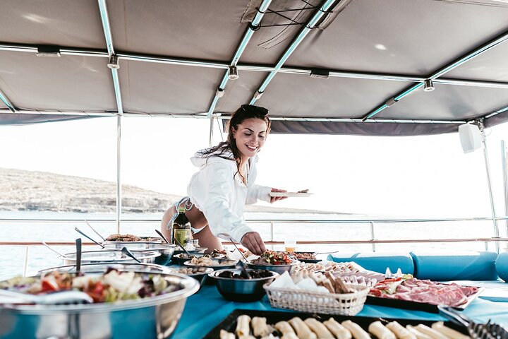 From Sliema: Three Bay Cruise with Lunch and Optional Transfers