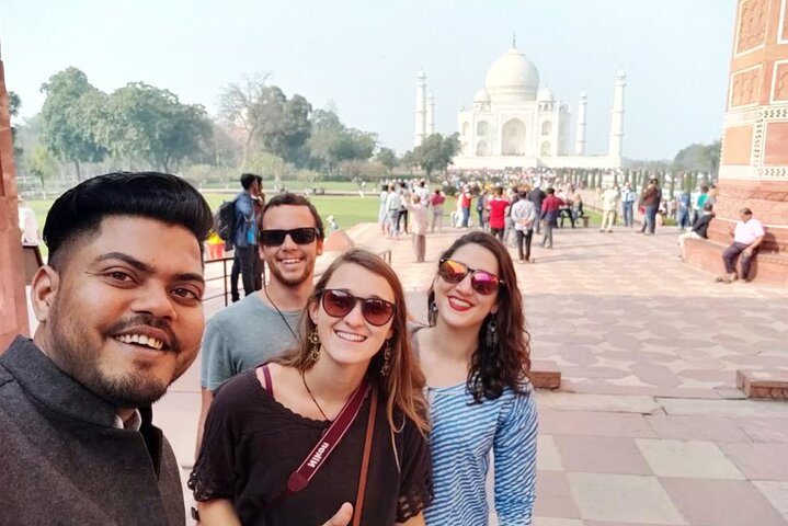 Private Sunrise Taj Mahal Tour from Delhi By Car -All inclusive