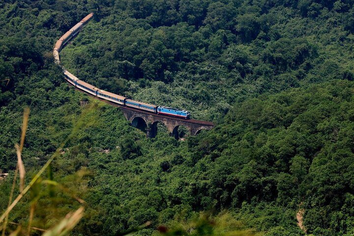 Scenic Heritage Train Transfer: Hue to Da Nang or Da Nang to Hue