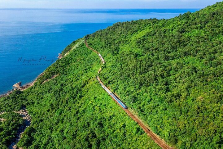 Scenic Heritage Train Transfer: Hue to Da Nang or Da Nang to Hue