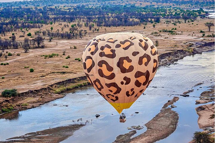 Balloon Safari & Bush Breakfast in Tarangire - Miracle Experience