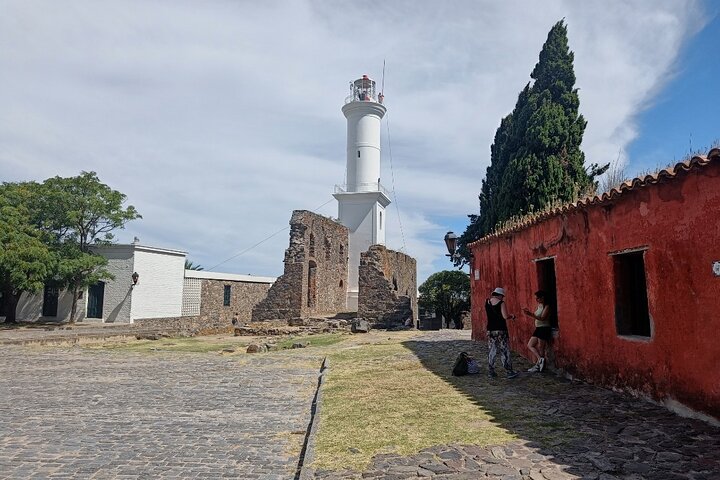 Walking tour around Colonia del Sacramento Old Town