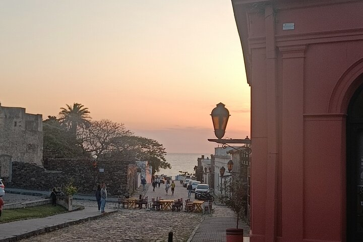 Walking tour around Colonia del Sacramento Old Town