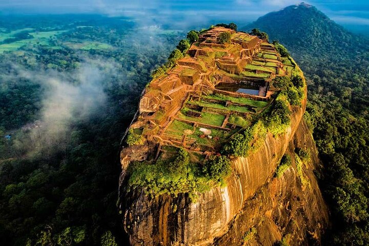 Sigiriya Rock and Jeep Safari Private Tour from Trincomalee