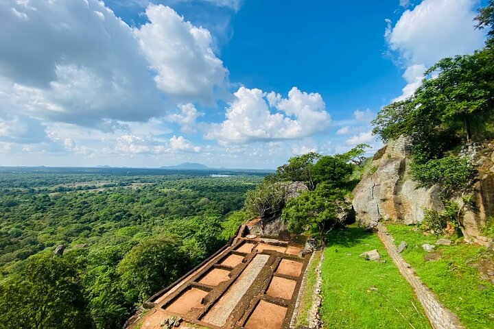 Sigiriya Rock and Jeep Safari Private Tour from Trincomalee