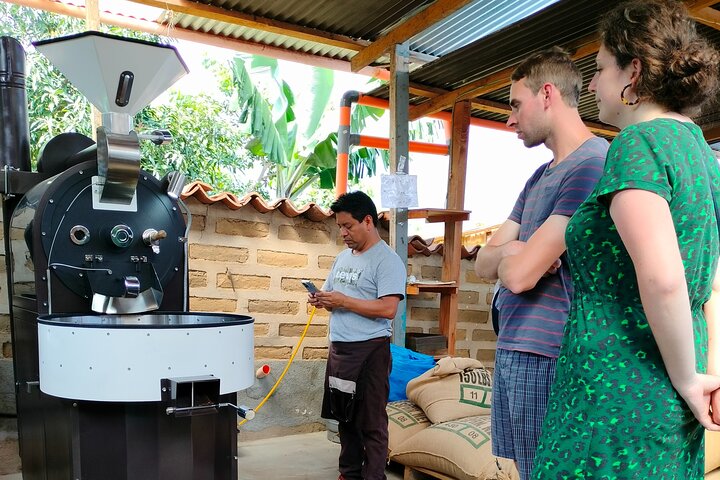Coffee, Chocolate and Textile Tour in Lake Atitlan