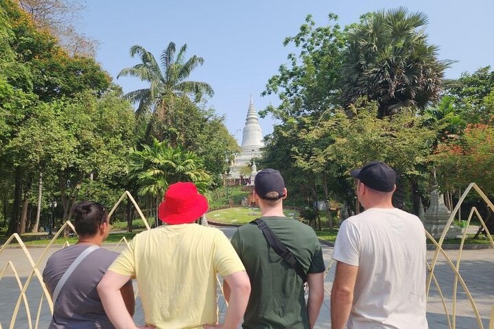 Visit 11 Places in One Day including S21 & Killing Field