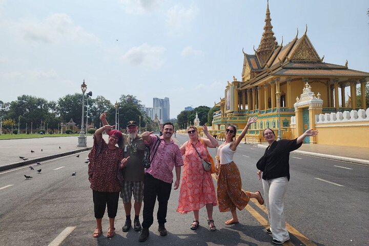 Visit 11 Places in One Day including S21 & Killing Field