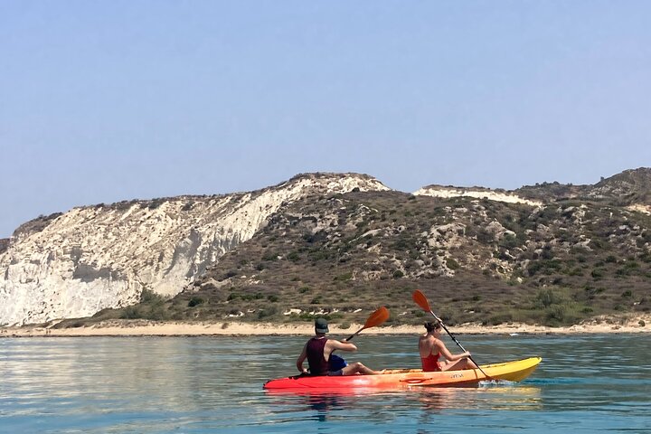 Kayak Tour: From Cala Manbrù to Torre Salsa Reserve