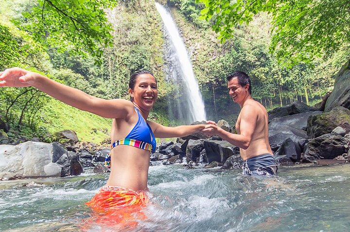 La Fortuna Waterfall, Arenal Volcano, Hot Springs Full Day Tour