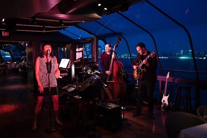 City Cruises New York: Bateaux Premier Dinner Cruise